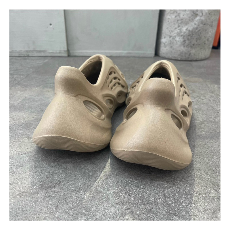 GIÀY YEEZY FOAM RUNNER ‘CLAY TAUPE’ Code: GV6842