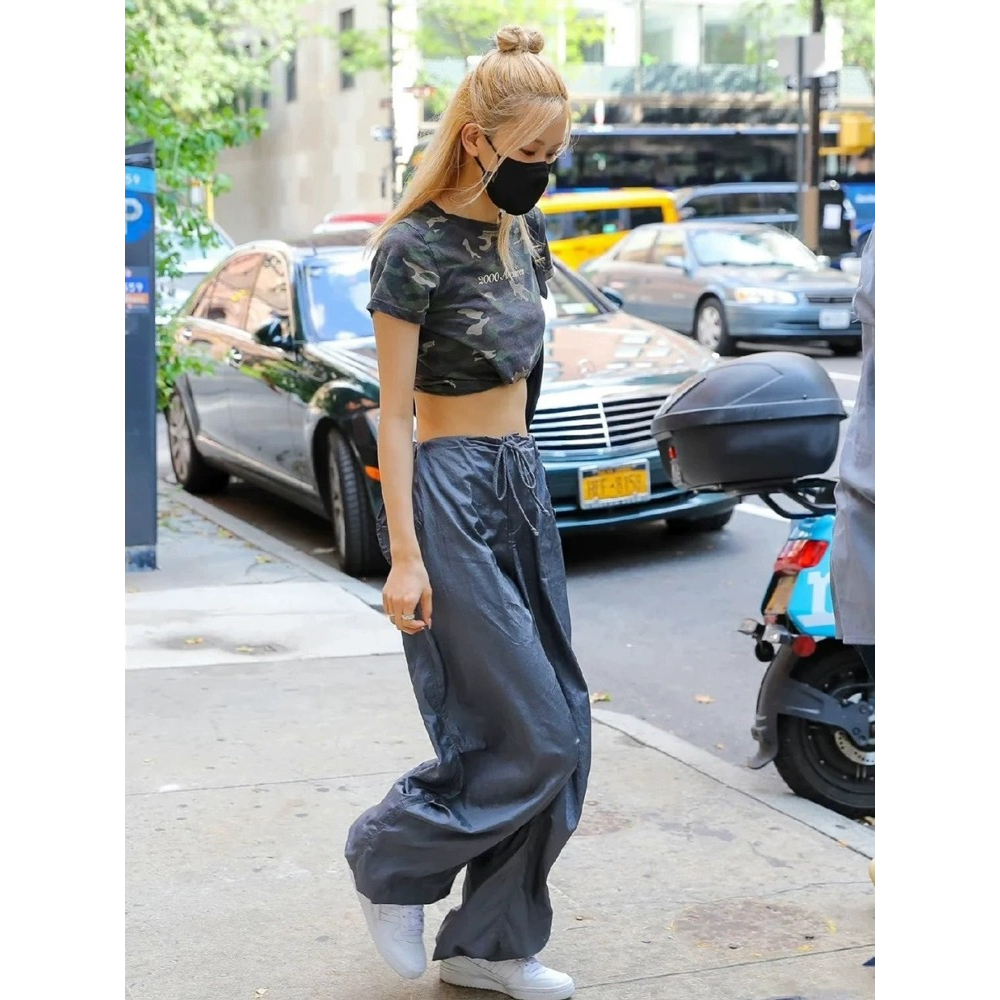 Quần vải dù nâu Blackpink Rose hàng QC chính hãng. Quần thể thao, thoải mái, thoáng mát, tôn dáng, tôn da