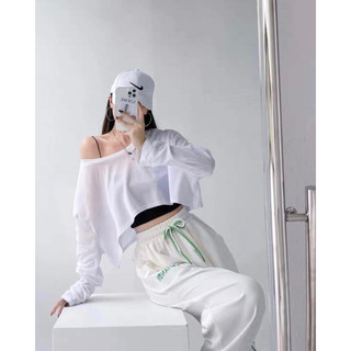 Áo trễ vai dáng croptop tay dài form rộng, áo kiểu nữ croptop Cotton xước co giãn 2 màu đen trắng, phong cách Hàn Quốc