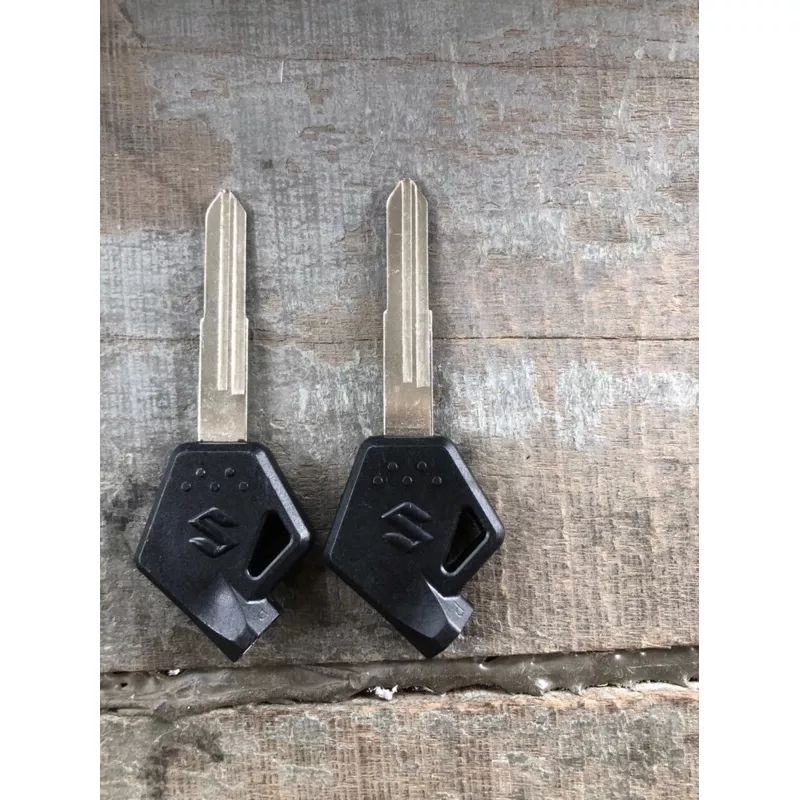 Combo cặp phôi chìa khoá xe Suzuki loại 2 rãnh có từ