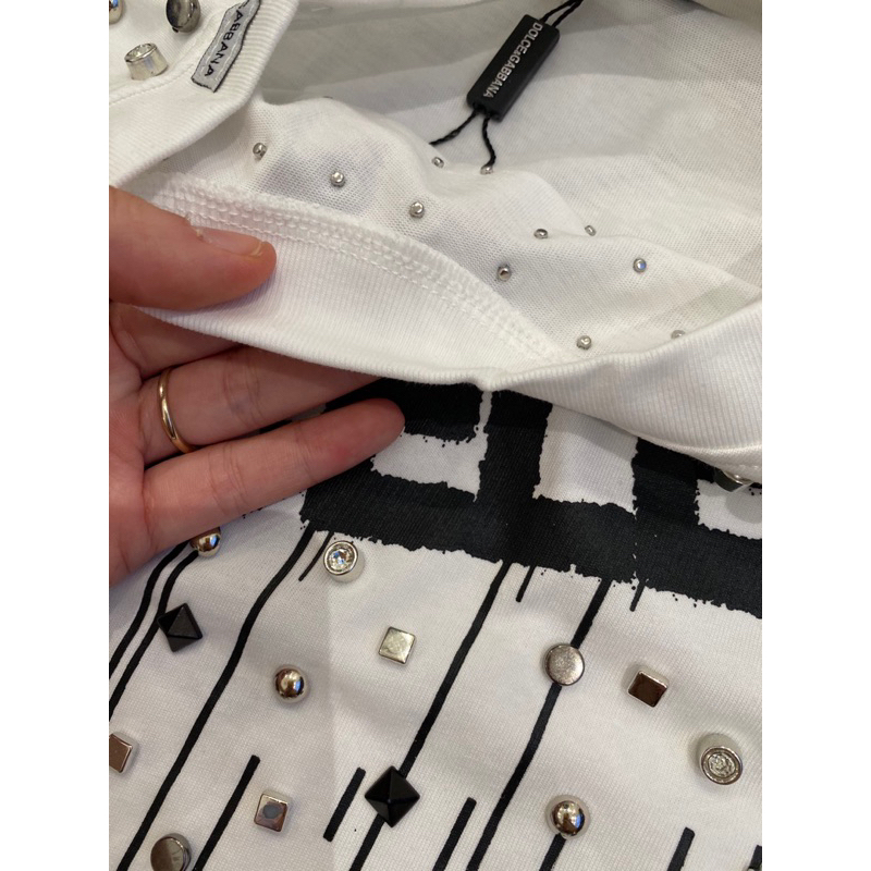 Áo phông dolce level đính đá to xuyên vải bản cao cấp,áo phông dolce đính đá quanh cổ phong cách boy phố