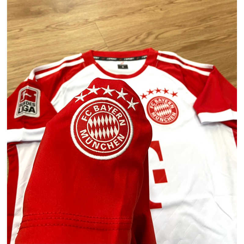 Quần áo bóng đá vải thun lạnh Bay Ơ trắng đỏ in tên số theo yêu cầu