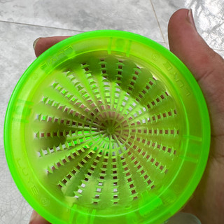 Giỏ chứa trùn, thức ăn cho cá cảnh