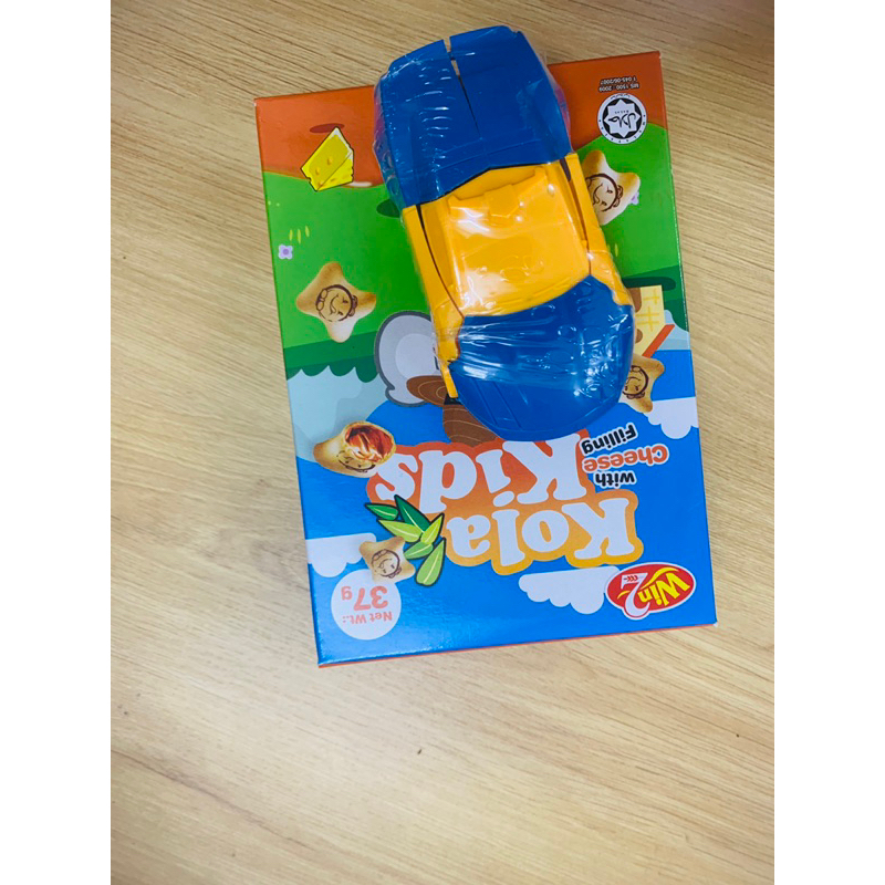 Bánh gấu nhân kem Kola Kids kèm đồ chơi hàng Malaysia hộp 37gram