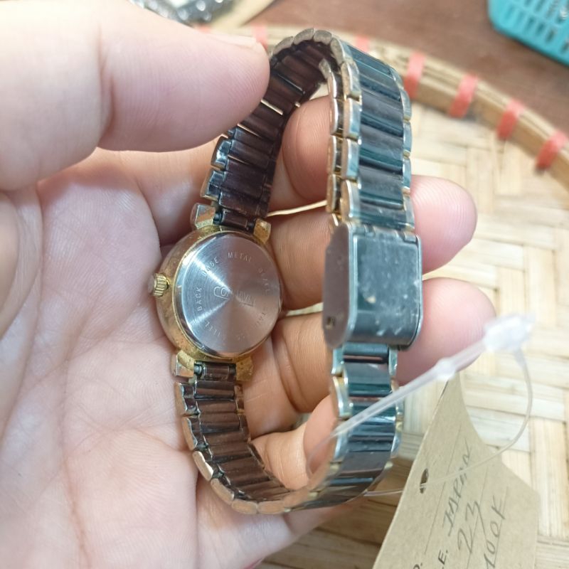 Đồng hồ nữ hiệu cornavin