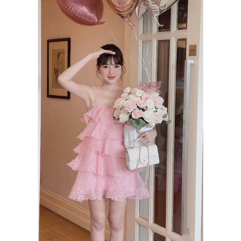 Váy hai dây dáng babydoll tầng đính hoa