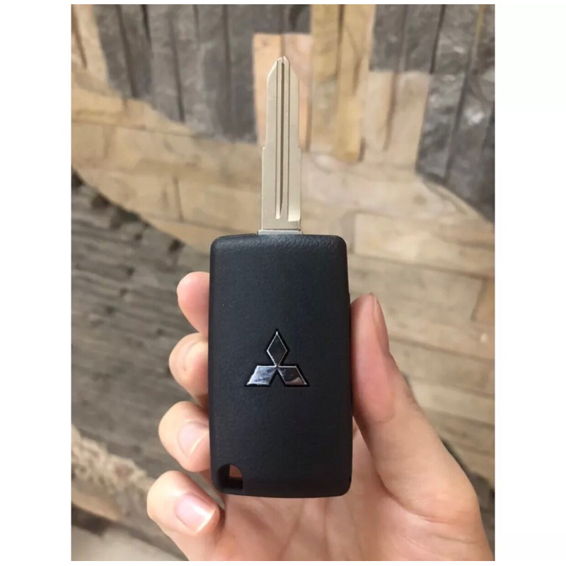 Vỏ chìa khóa xe Mitsubishi Pajero sport, Triton, Attrage, Xpander, Mirage