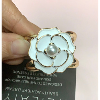 Khoen thắt nơ khăn, vạt áo, cà vạt.