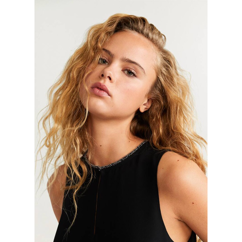 Áo Mango auth đen đính đá