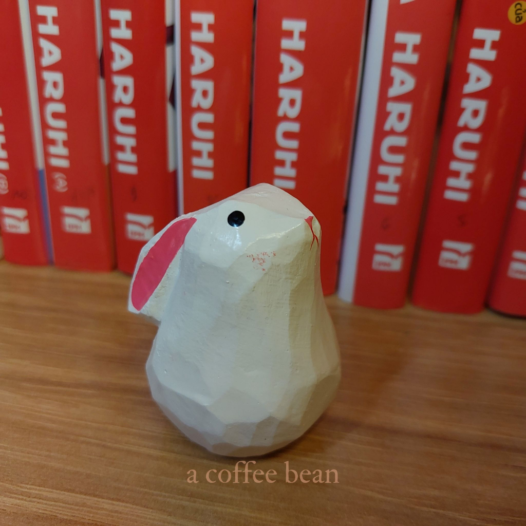 Tượng gỗ thủ công con thỏ không nhỏ lắm