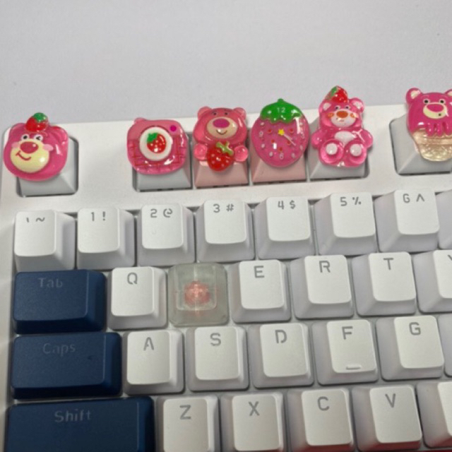 Keycap gấu dâu