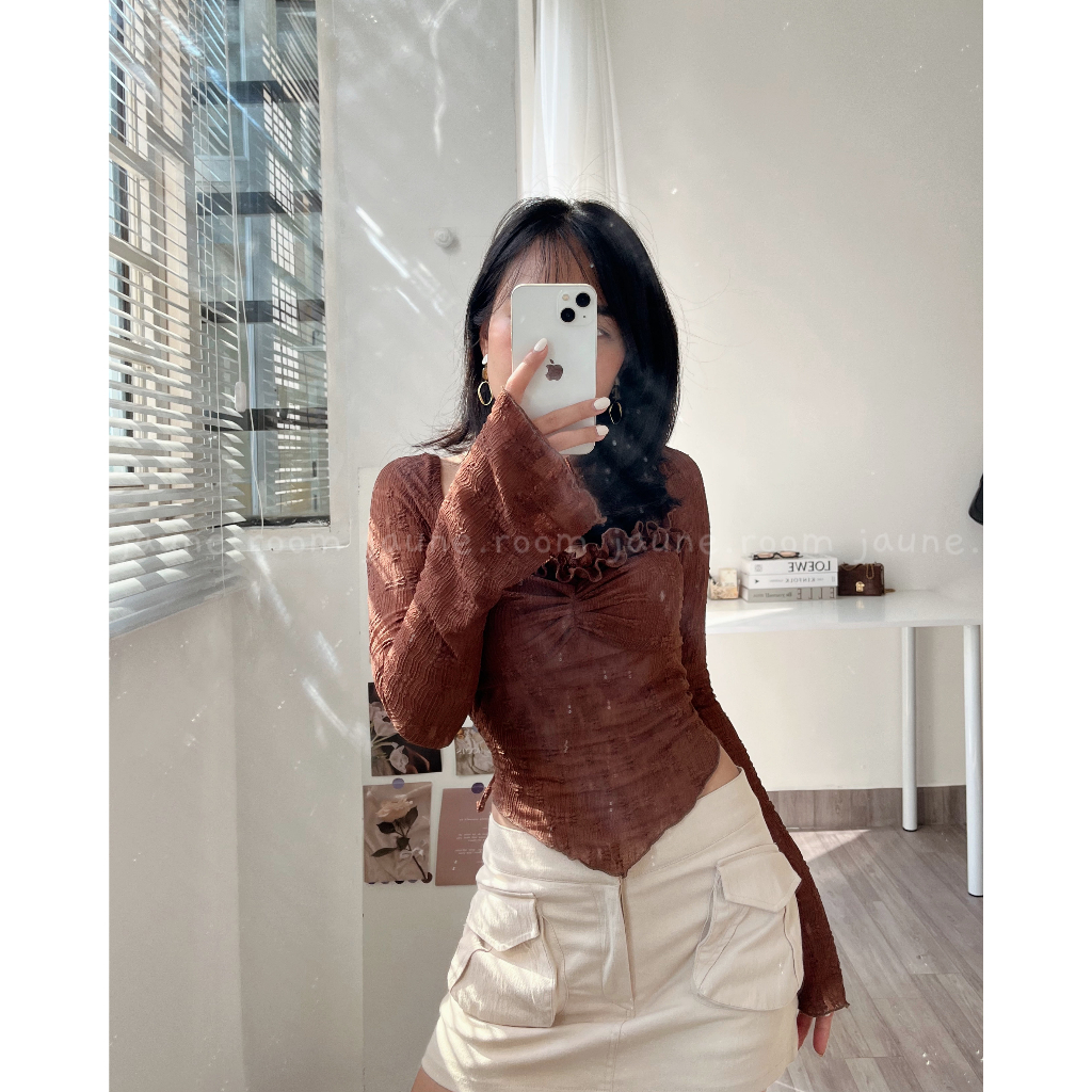 Áo croptop vạt nhọn JAUNE tay dài loe, tôn dáng- LAYLA TOP