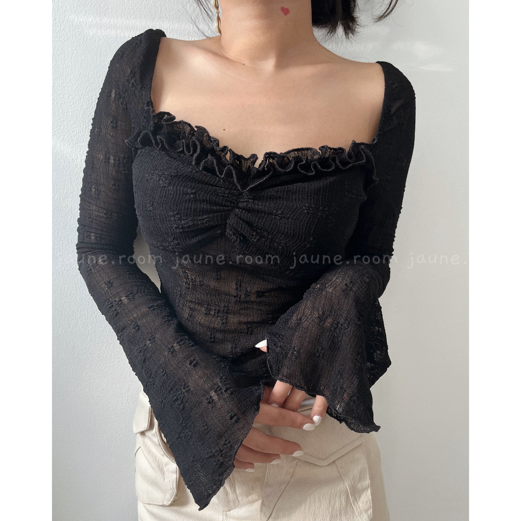 Áo croptop vạt nhọn JAUNE tay dài loe, tôn dáng- LAYLA TOP