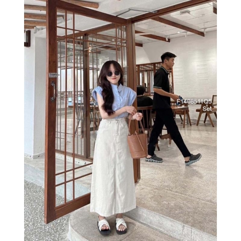 Set áo sơ mi sát nách kiểu cổ trụ kèm chân váy kaki dáng dài xẻ tà trước!
