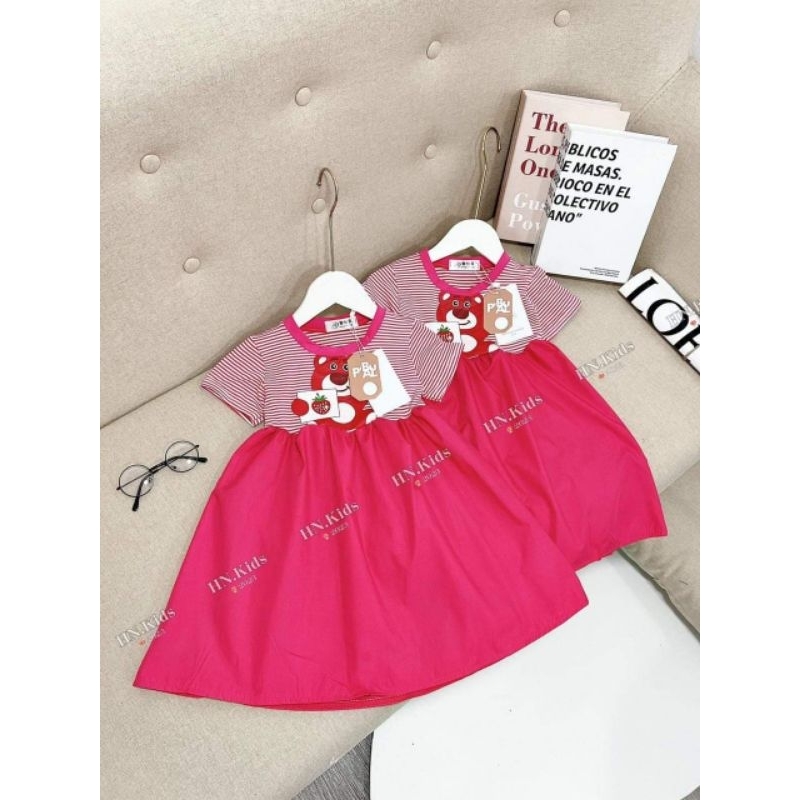 Váy gấu xinh cho bé.váy xinh cho bé phần trên phối kẻ có size 8 đến 26k hình thật trải sàn