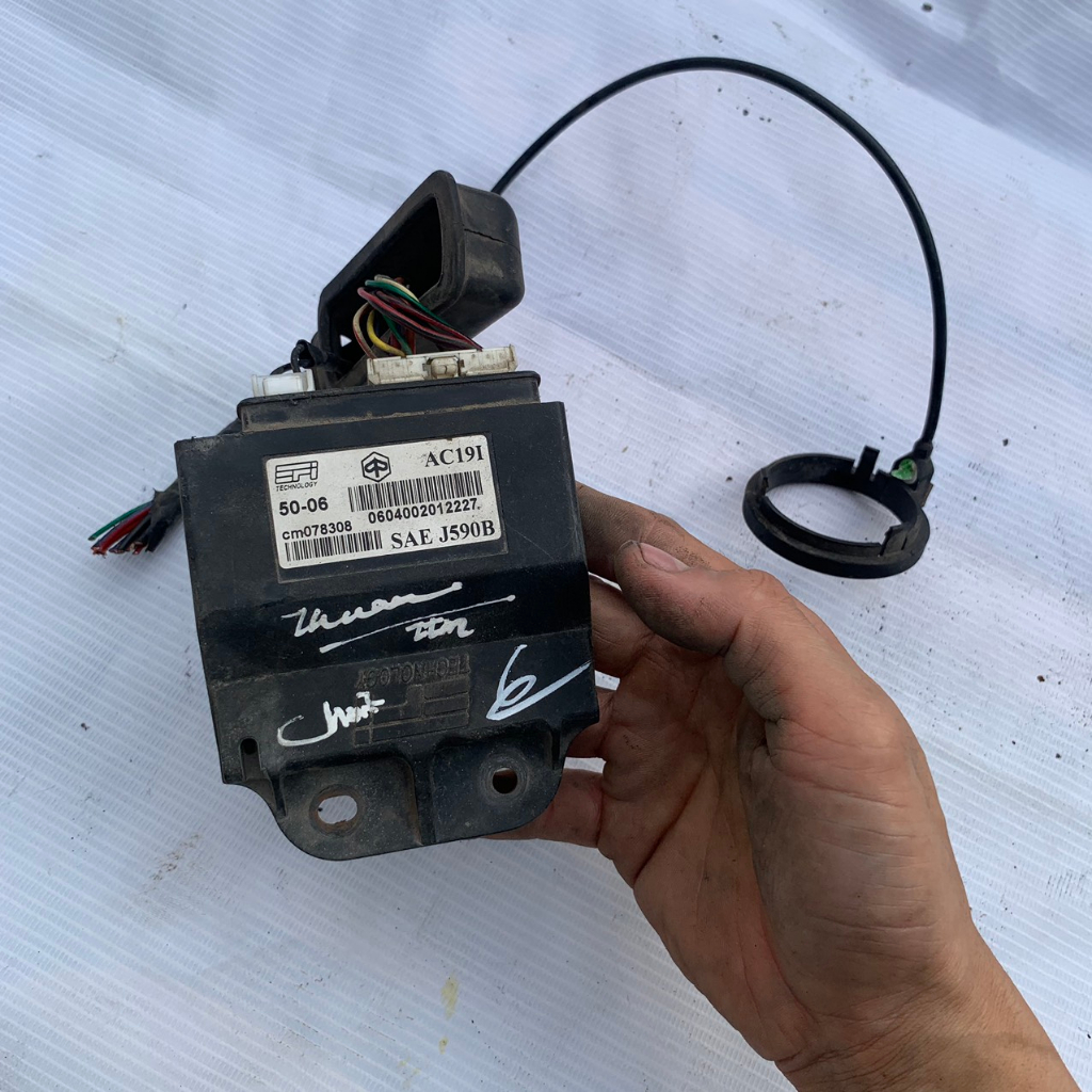 IC Piaggio Vespa lx 125 có từ AC 191 Chính Hãng kèm rắc cắm (hàng zin tháo xe chính hãng) nắp cho tấ