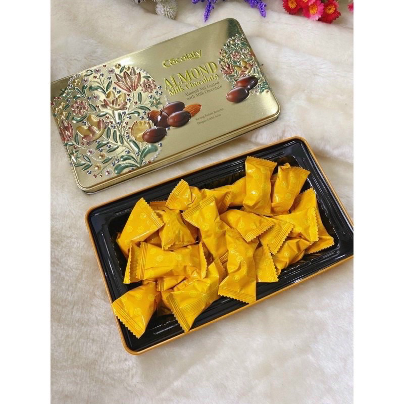 Socola sữa Hạnh Nhân Cocolaty hộp thiếc 160g