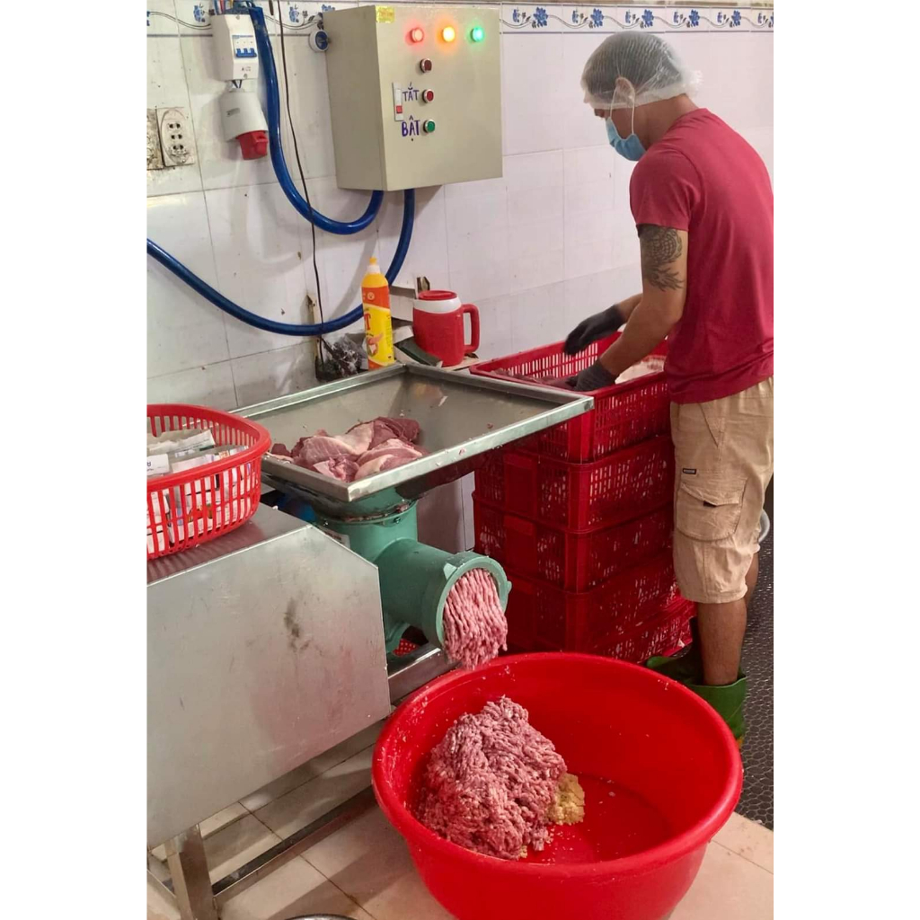 CHẢ LỤA GÂN ỚT XIÊM XANH NHÀ LÀM