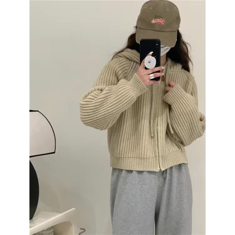 Áo len khoá hàng qc dày đẹp.