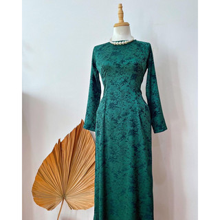 Áo dài lụa gấm truyền thống