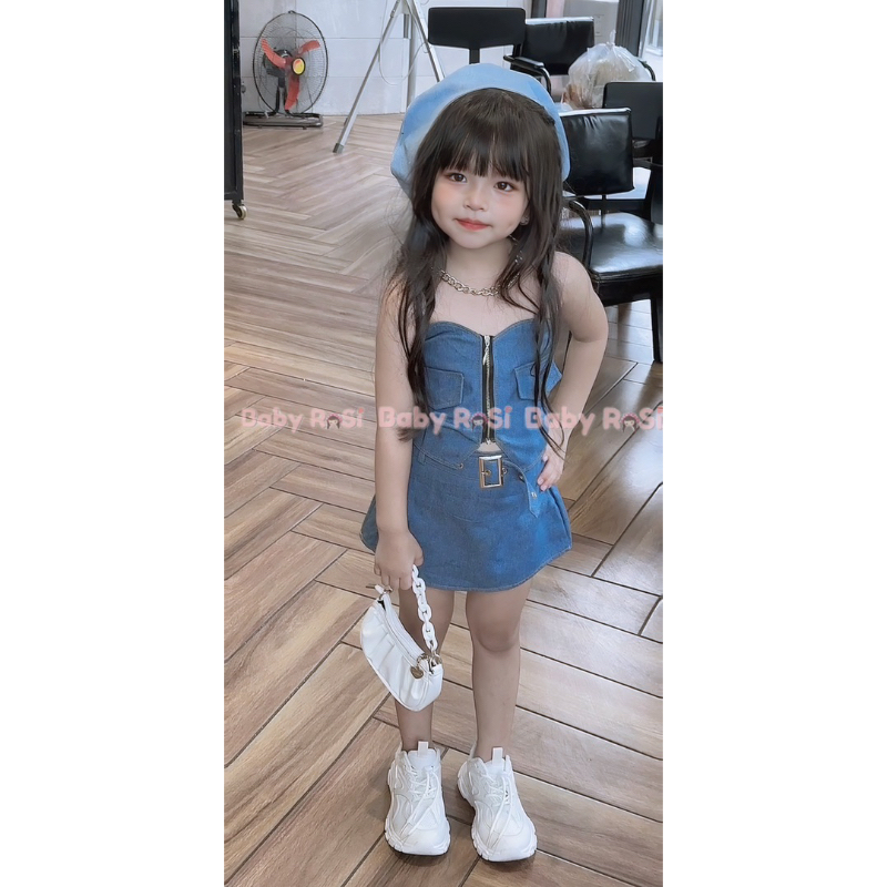 Sét áo cúp ngực dây kéo kèm chân váy nịt khoen vàng