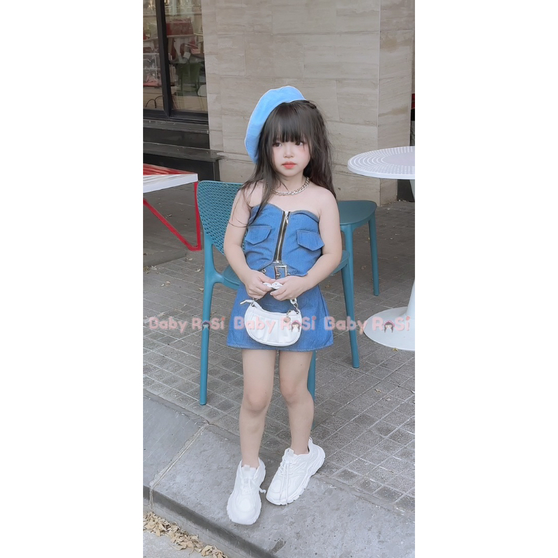 Sét áo cúp ngực dây kéo kèm chân váy nịt khoen vàng