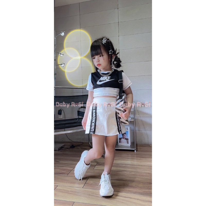 Sét áo nike 2 màu kèm chân váy dây chữ cho bé
