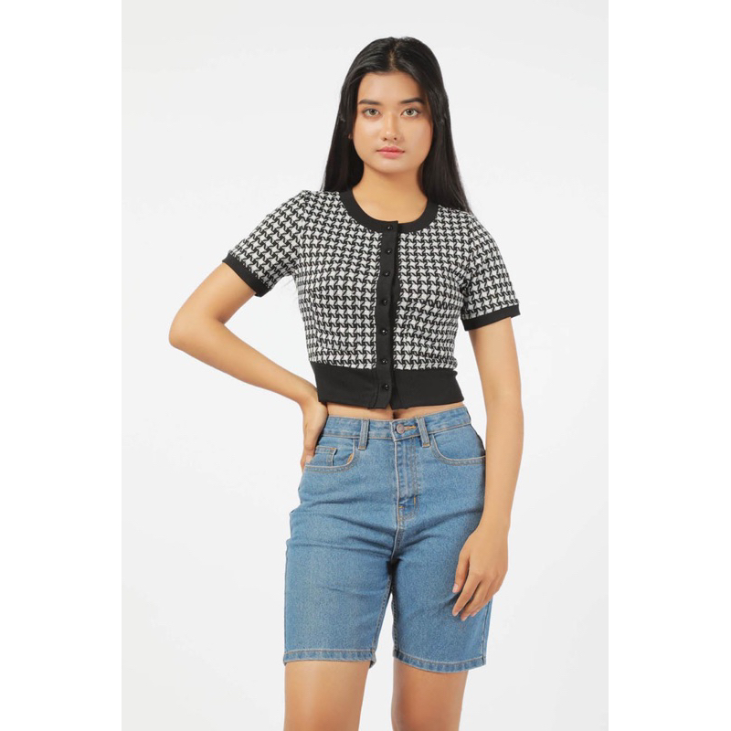 Áo croptop tay ngắn dệt kim hoạ tiết Đen/Nâu phối cúc xuất xịn Ten11
