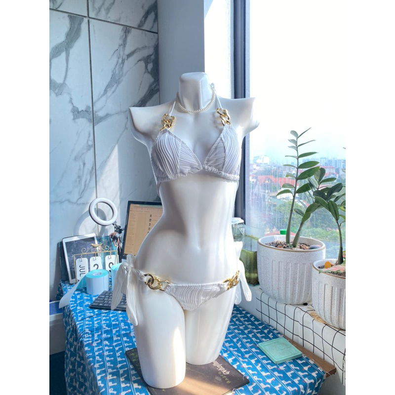 Bikini 2 mảnh đi biển phối xích quyến rũ