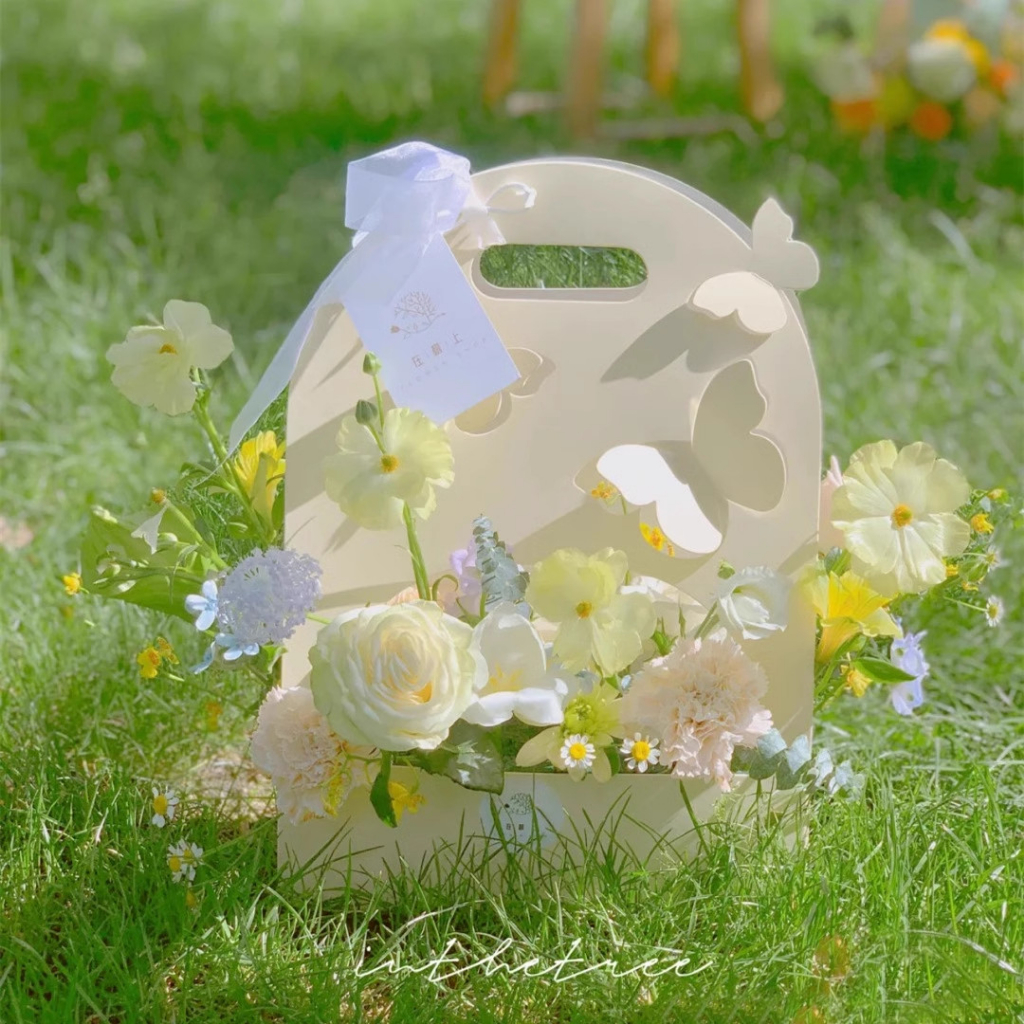 Túi đựng bánh và hoa handmade họa tiết Butterfly