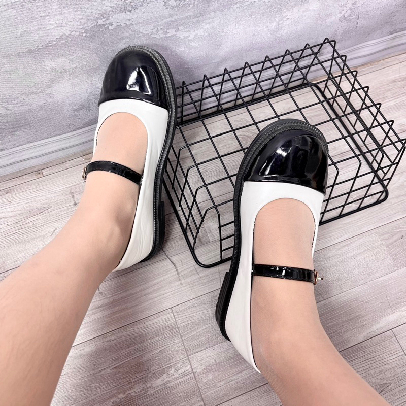 Giày đốc phối màu  chất da mềm hình tự chụp