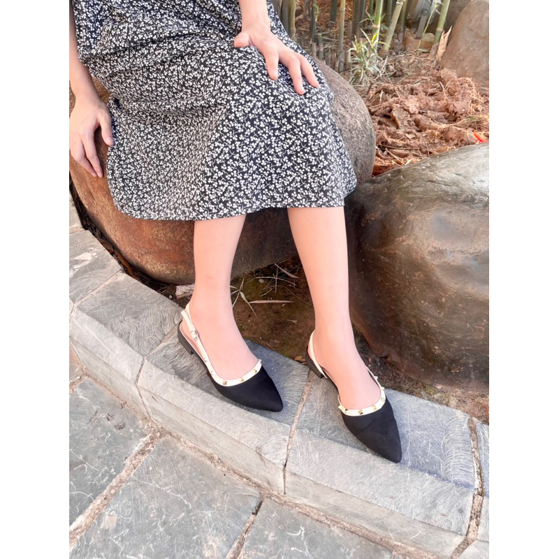 Sục nữ đính đinh quai hậu chất da lộn bền đi em chân