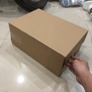 Hop bao ve giay chong mop meo va dap gay hong hop giay và sản pham ben trong
