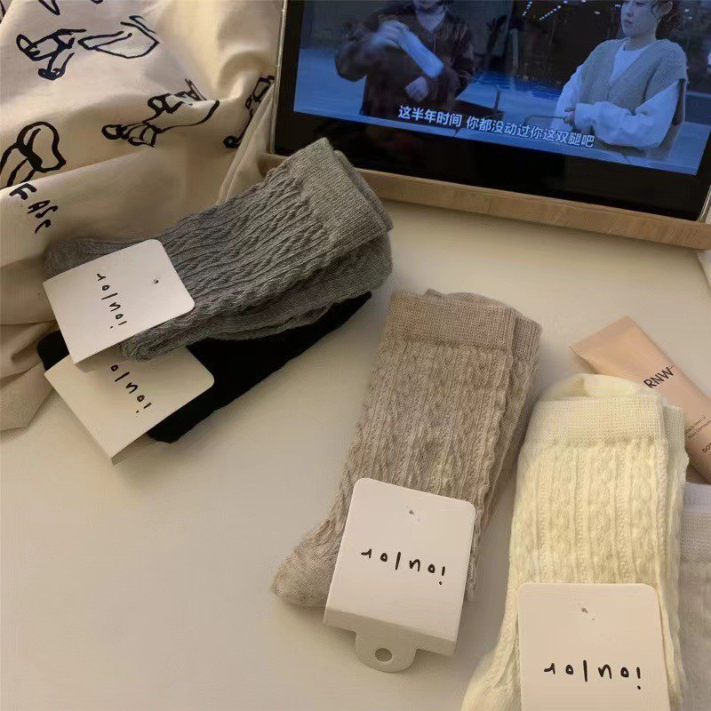 Tất vớ nữ dài với thiết kế kẻ sọc trơn màu basic dày dặn mùa thu đông