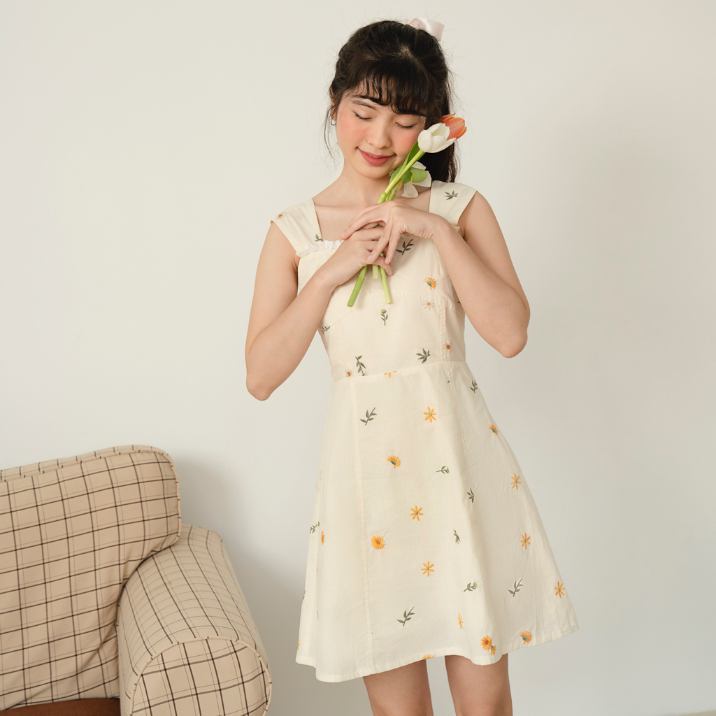 BLEUBIRD Váy thô thêu hoa phối ren dáng A Daisy Dress