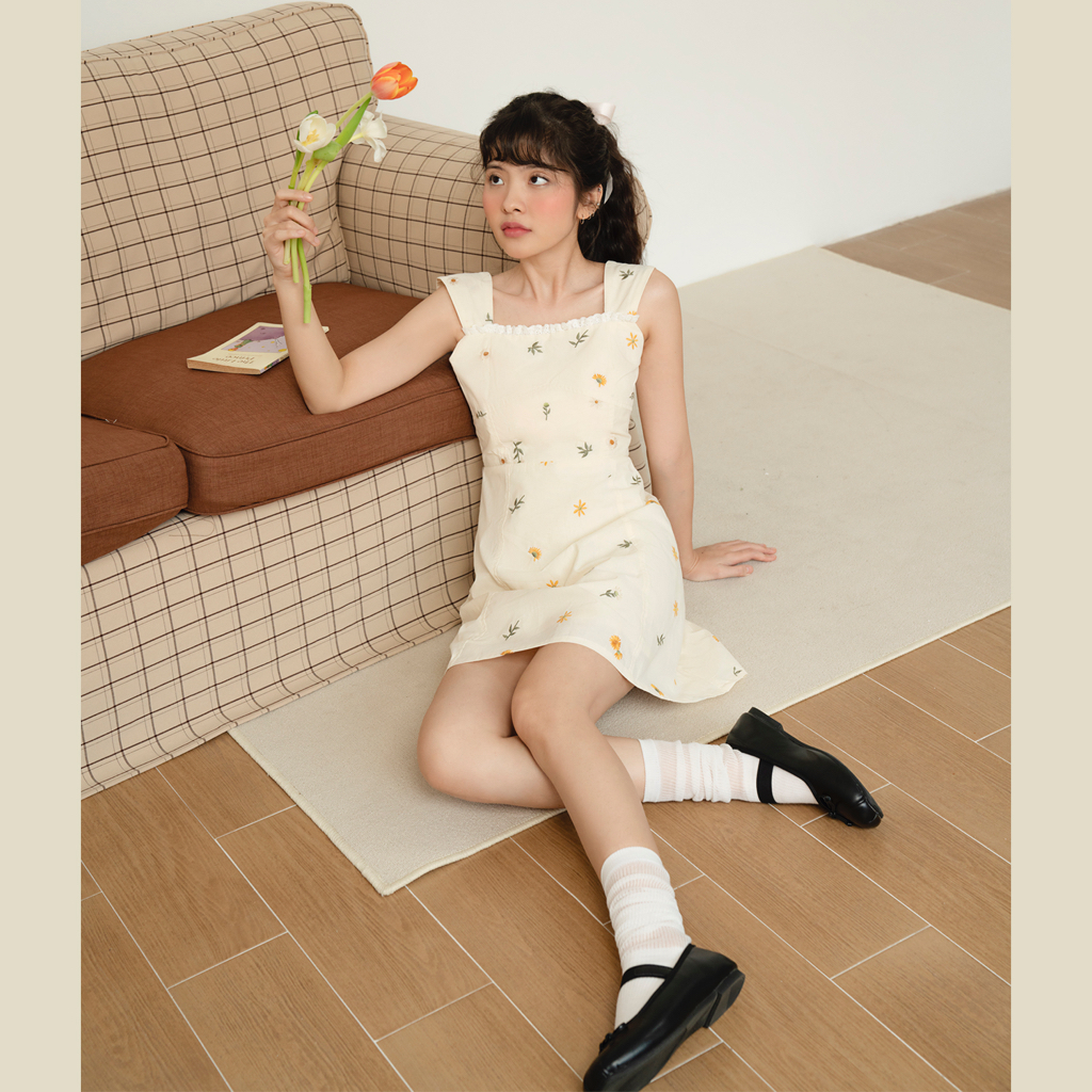 BLEUBIRD Váy thô thêu hoa phối ren dáng A Daisy Dress