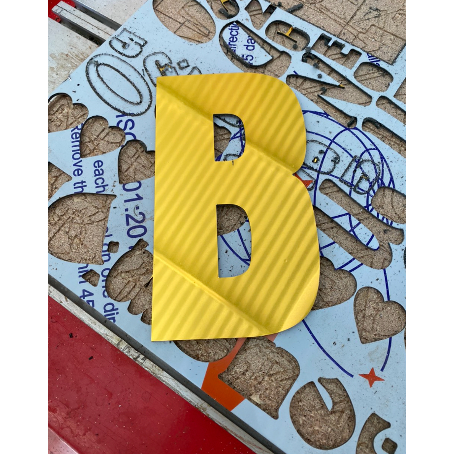 Chữ Alu Vàng Gương 20cm dán tường, trang trí bảng hiệu, biển quảng cáo decor - MON DECOR