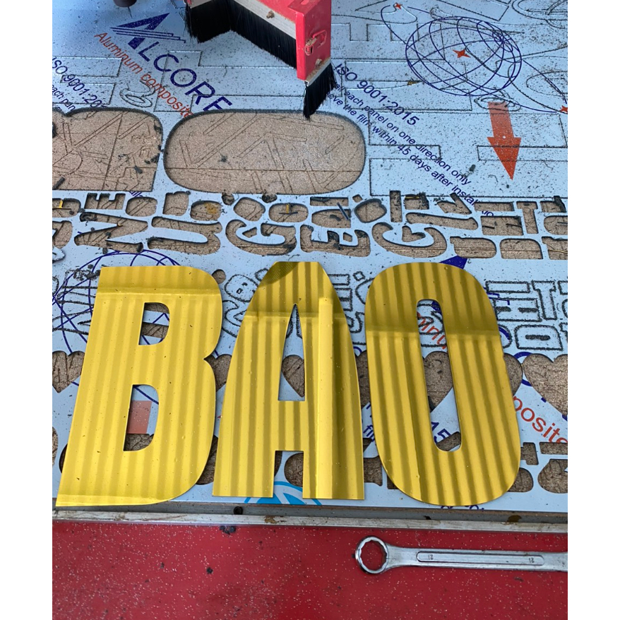 Chữ Alu Vàng Gương 20cm dán tường, trang trí bảng hiệu, biển quảng cáo decor - MON DECOR