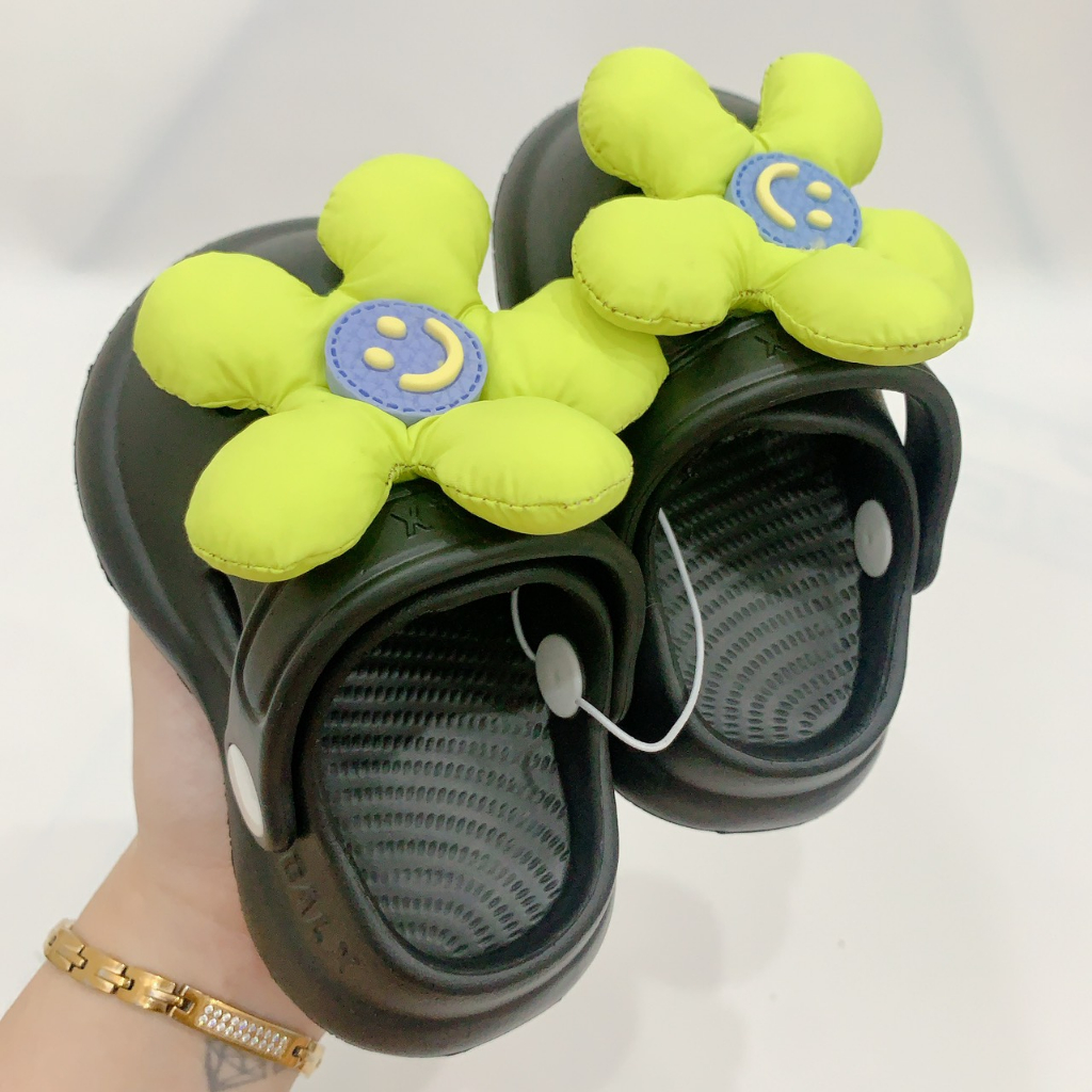 Dép sục cho bé- Sục bé gái họa tiết bông hoa Smile 3D siêu cute