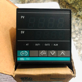 Bộ điều khiển nhiệt độ rkc - 702