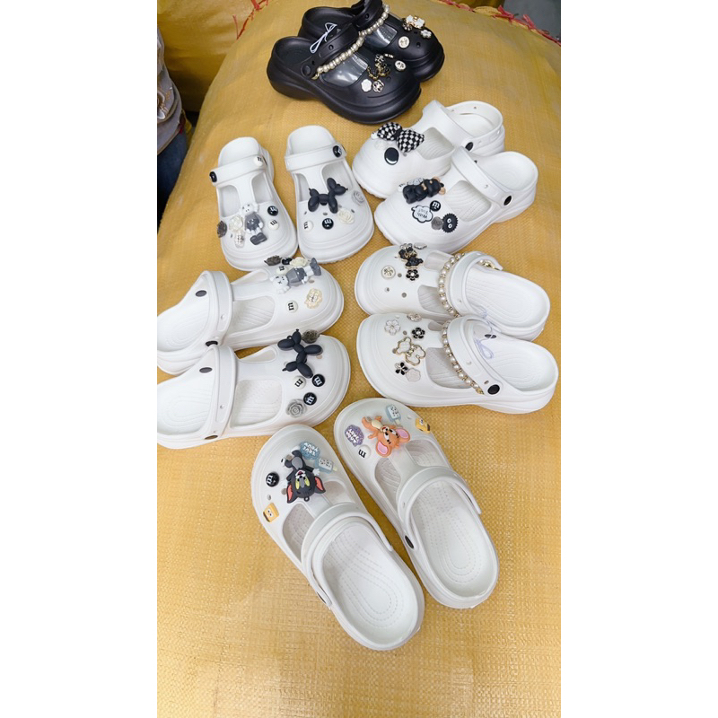Dép Sục 3 Lỗ Gấu Vàng + Sticker 5D - Chuẩn Size.