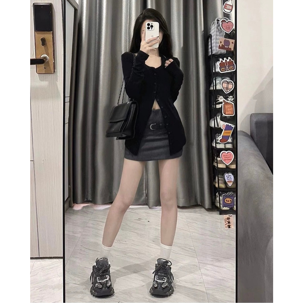 SET 3 MÓN ĐEN JEAN: ÁO YẾM ĐEN + CHÂN VÁY JEAN WAS + KÈM DÂY NỊT + ÁO KHOÁC ĐEN TAY DÀI BODY SHEEP