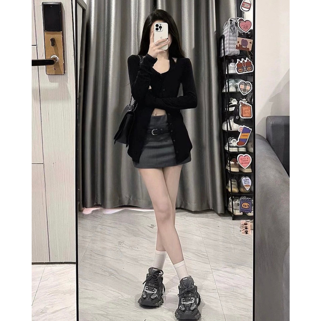 SET 3 MÓN ĐEN JEAN: ÁO YẾM ĐEN + CHÂN VÁY JEAN WAS + KÈM DÂY NỊT + ÁO KHOÁC ĐEN TAY DÀI BODY SHEEP