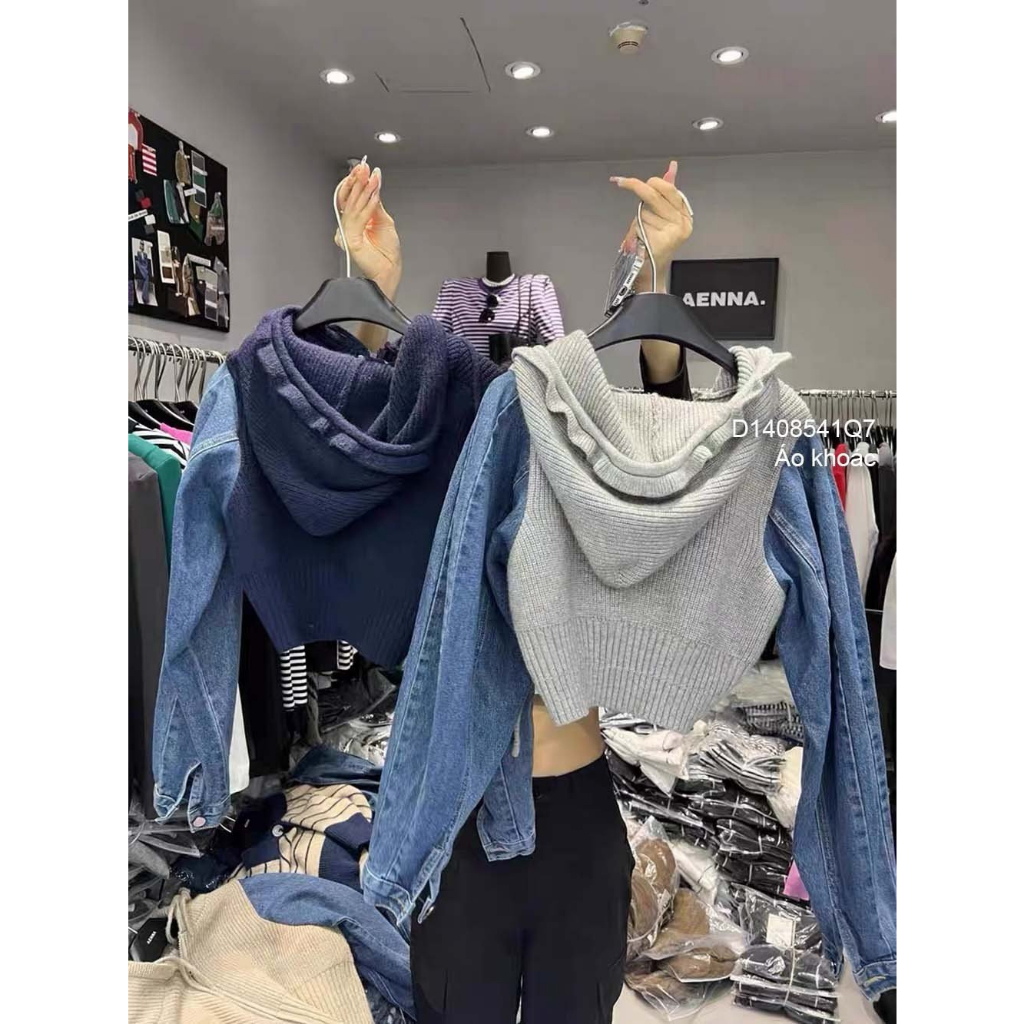 Áo khoác len croptop có nón kéo khóa tay dài phối jean
