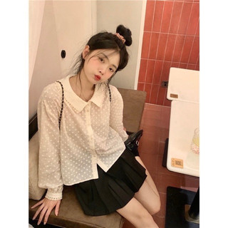Áo sơ mi kem hoa nổi viền ren tay phồng dễ thương Yannie