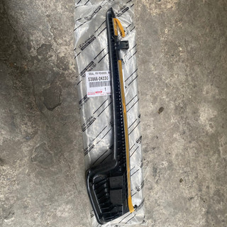 Ốp chân kính chắn gió 2 bên toyota innova 2016 2017 2018 2019 2020 2021 chính hãng