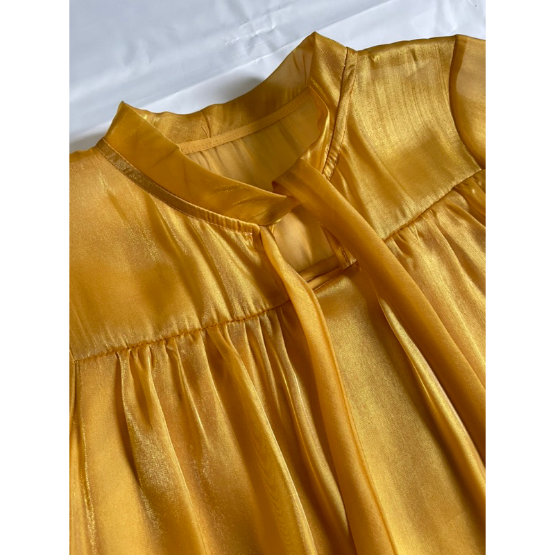 Thanh lí váy organza vàng dáng dài new 100% freesize