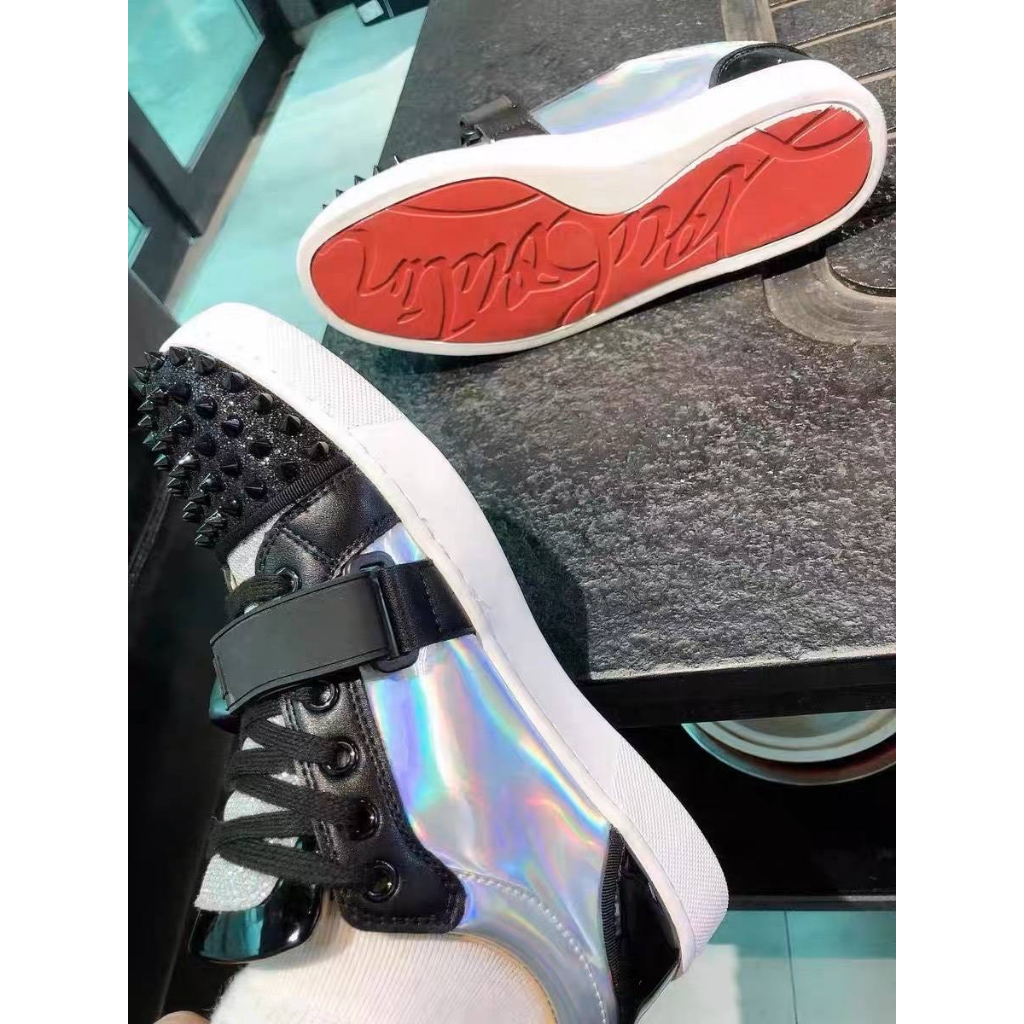_ Giày Sneaker L,B,T Mũi Đen Đinh Đen Có Quai Cài.