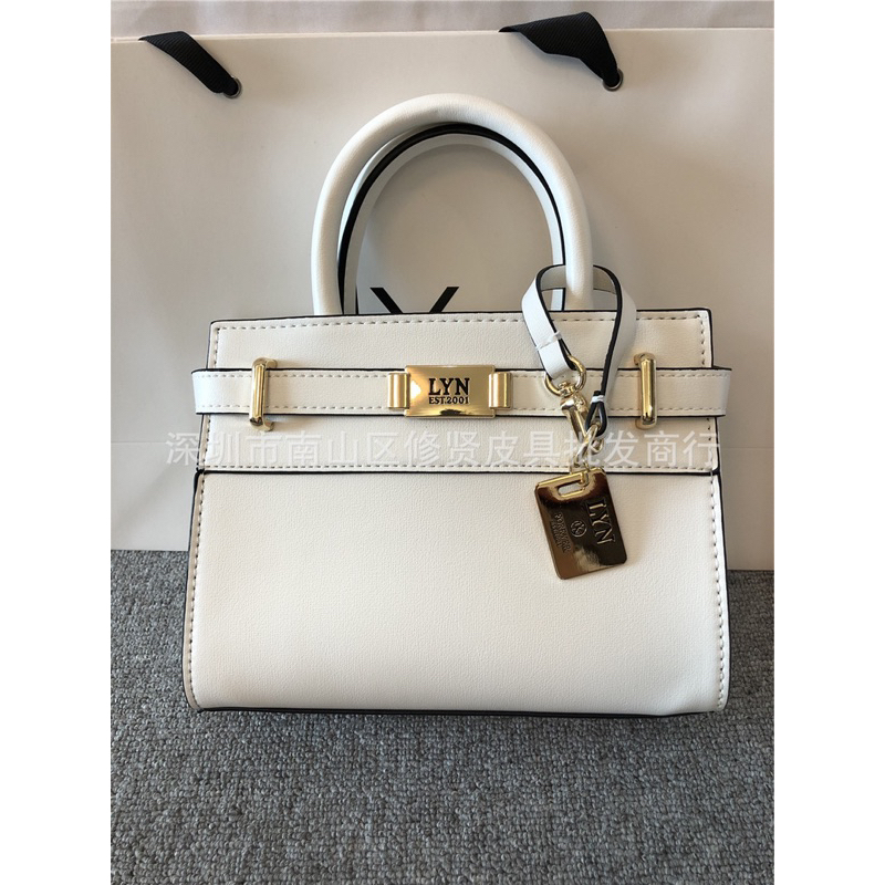 Túi quai xách hiệu LYN xuất dư tag khoá logo hãng