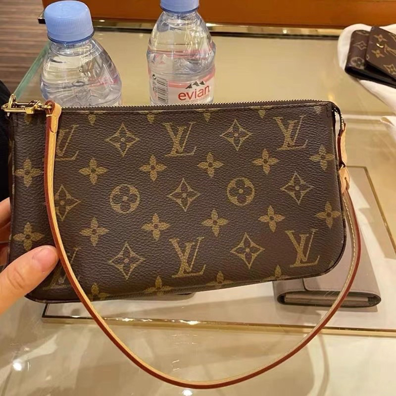 Túi LV M40712 đơn giản dễ ứng dụng